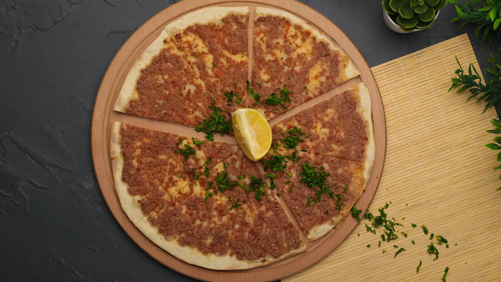 Армянский стол с лавашом, зеленью, толмой и шашлыком